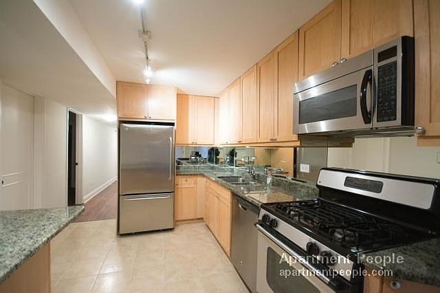 1st image of 954 W Cuyler Ave APT G