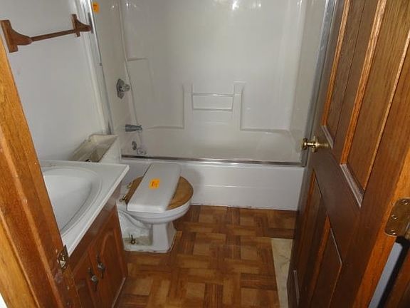 4th image of 206 Wells St