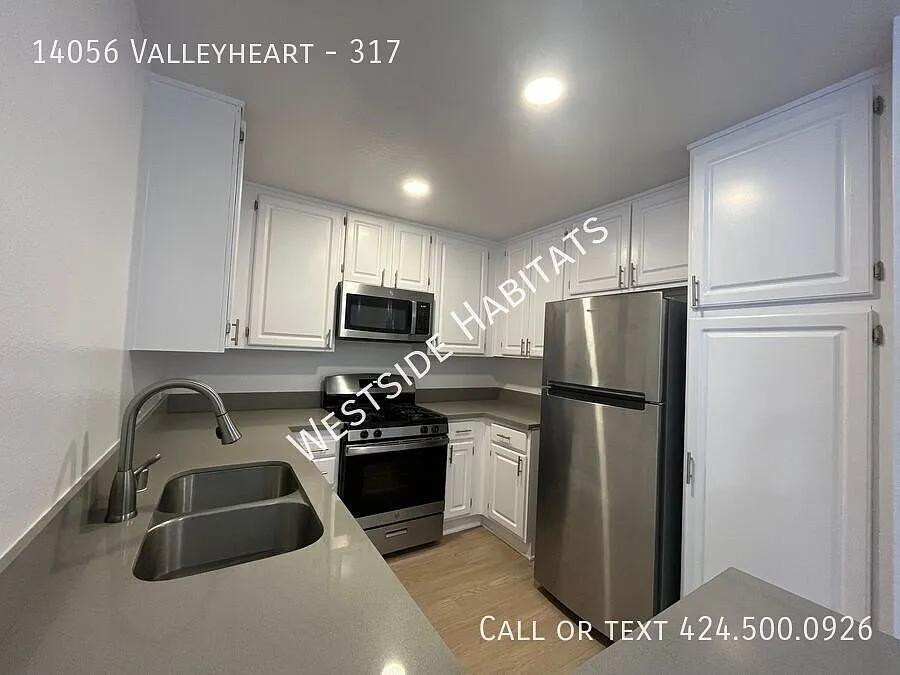 14056 Valleyheart - Gorgeous, fully renovated building located in Sherman Oaks — Photo 3
