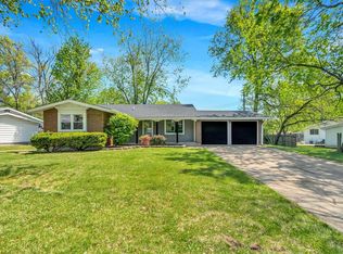 11990 Rollingsford Dr, Florissant, MO 63033