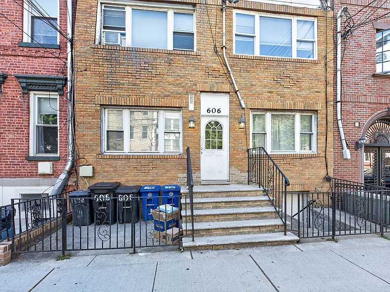 606 Jefferson St #3L — Photo 13