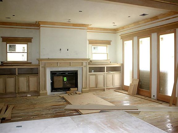 Large den open to kitchen and breakfast area