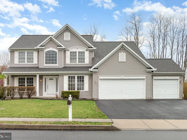 836 S Locust St #L-0202, Palmyra, PA 17078
