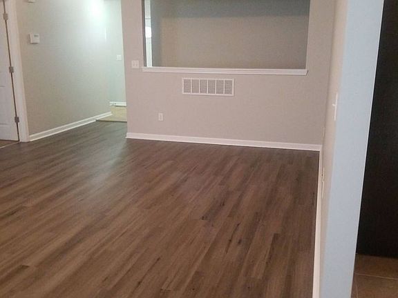 3rd image of 2328 Brookview Dr