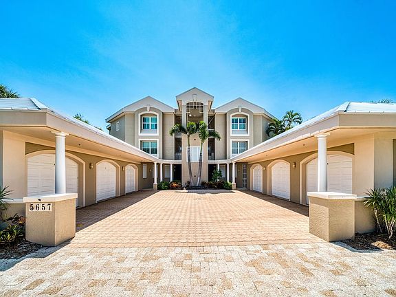 5th image of 5657 Baltusrol Ct Unit 1B