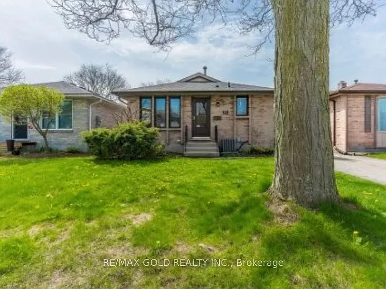 83 Speight Cres — Photo 1