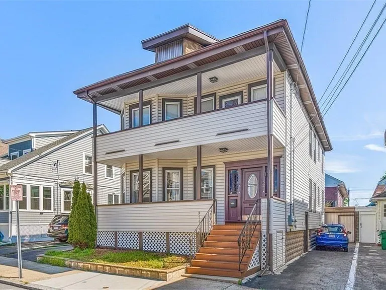 54 Stanley Ave — Photo 6