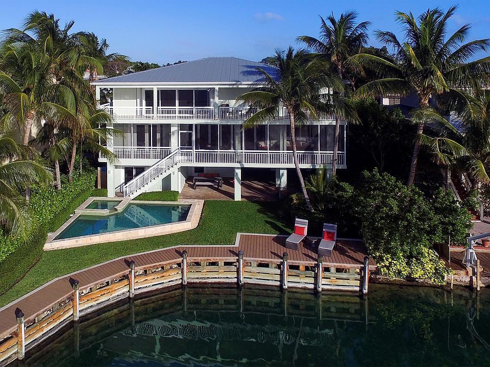 1st image of 424 S Coconut Palm Blvd