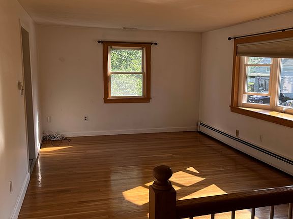 3rd image of 7 Libby Ave