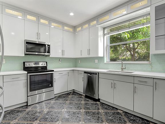3rd image of 17071 NW 17th Street