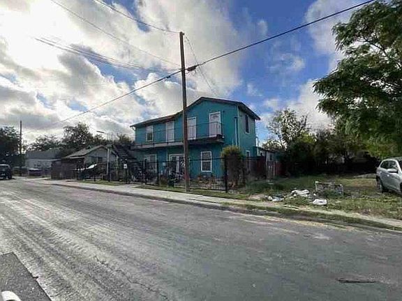 4th image of 1025 Menchaca St