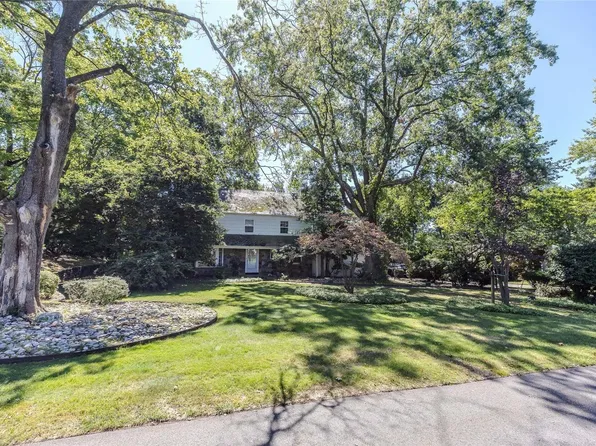41 Greenbriar Lane, Port Washington, NY 11050