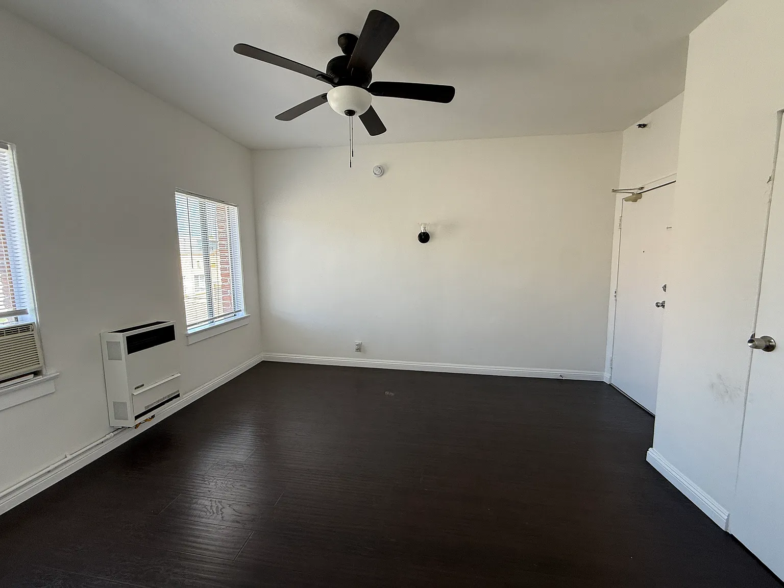 Studio, 500 sqft, $1,395 — Photo 2