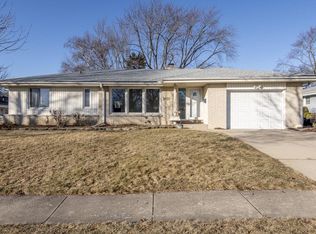 5402 Lakeview Dr, Greendale, WI 53129