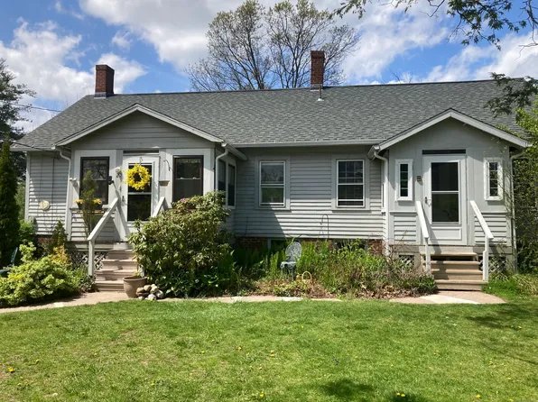 20 Norton Place, Plainville, CT 06062