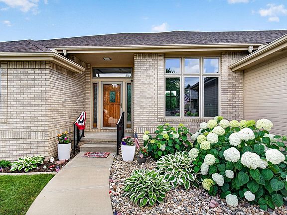 4th image of 4877 Bradford Ln