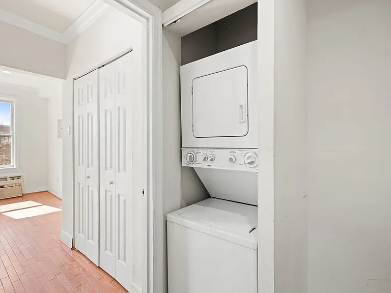 1110 Columbia Rd NW — Photo 11