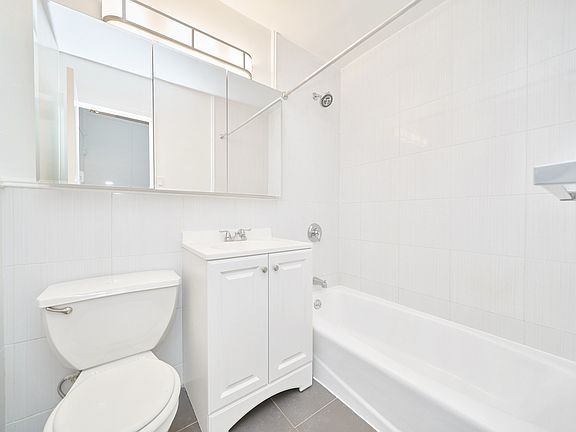 5th image of 31 E 31st St APT 8F