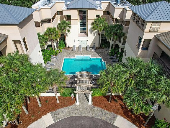 2nd image of 2518 Boxwood Ln #2518/17