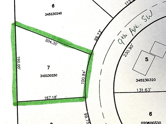 4th image of 2424 9th Ave SW