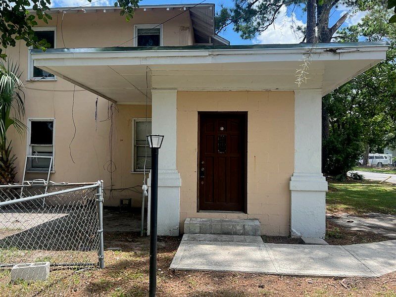 2nd image of 206 E Force St