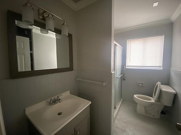 4th image of 2506 Waverly Dr