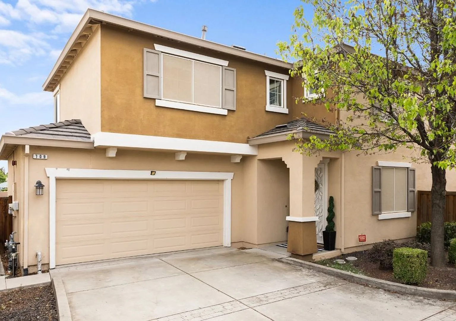 709 Embassy - North Village - Vacaville — Photo 1