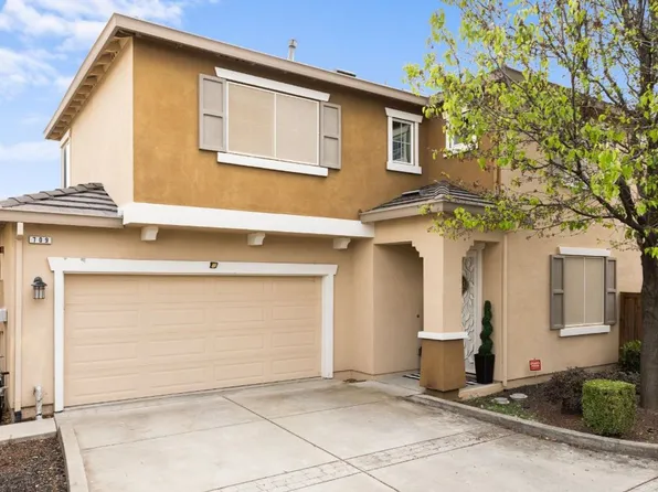 709 Embassy Cir, Vacaville, CA 95688