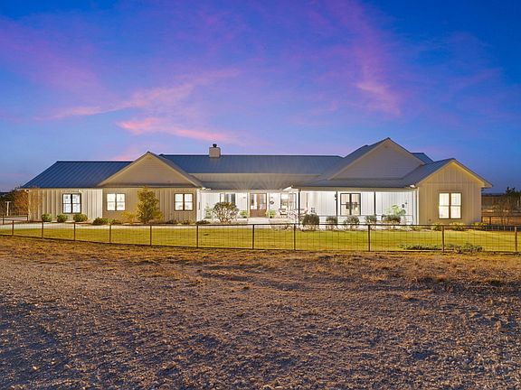 5th image of 452 Southwick Ranch Rd