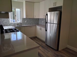 327 3rd St #C, Laguna Beach, CA 92651