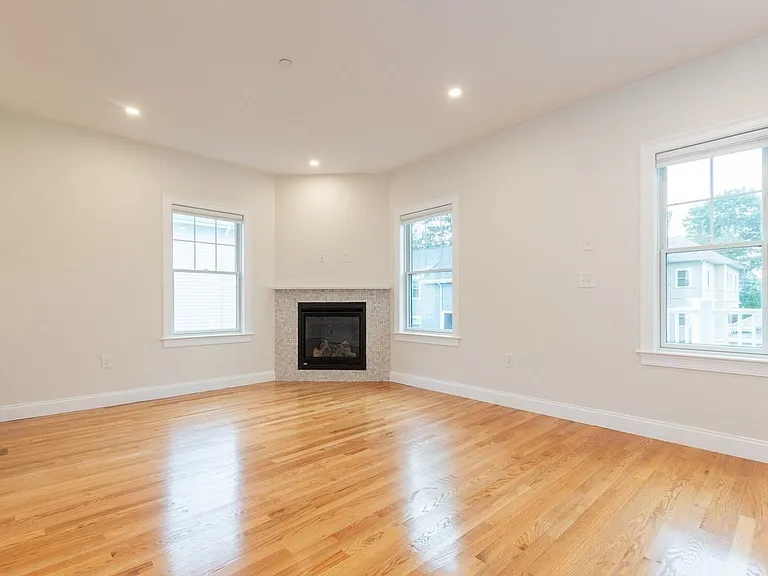 210 Adams St #3 — Photo 3