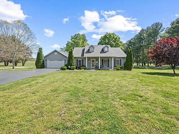 2nd image of 1079 Hassler Ln