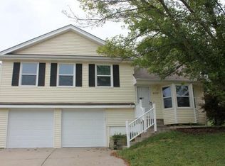 6223 N Hickory Ct, Kansas City, MO 64118