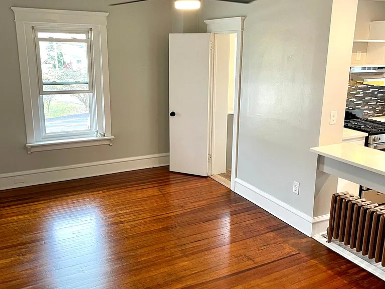 1317 W Broad St #C — Photo 12
