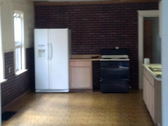 4th image of 1331 E 7th St APT 1
