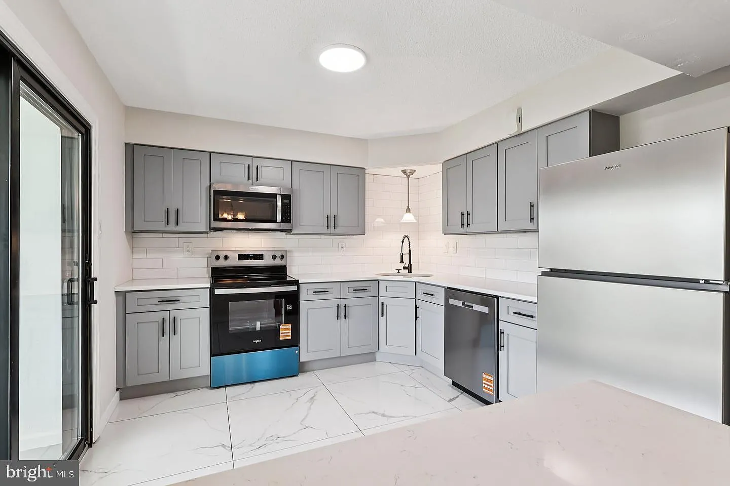 3 bed, 2.0 bath, 1520 sqft, $2,000 — Photo 1