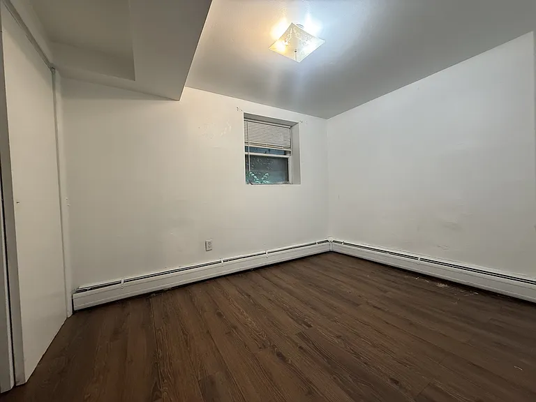 292 Catherine St #1 — Photo 8