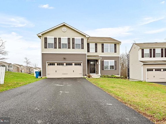 2nd image of 14 Blue Spruce Way