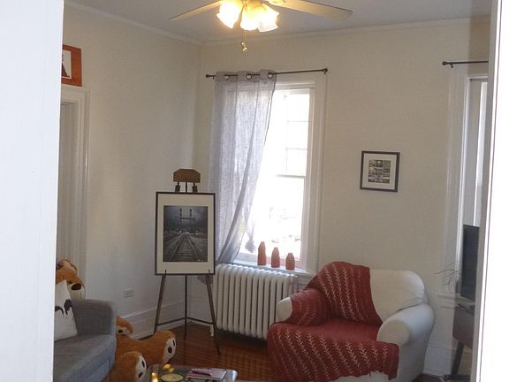 parlor room 