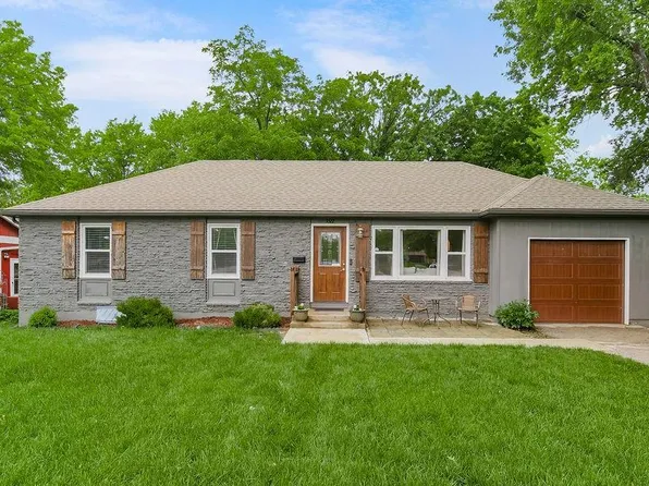 9322 Woodward St, Overland Park, KS 66212
