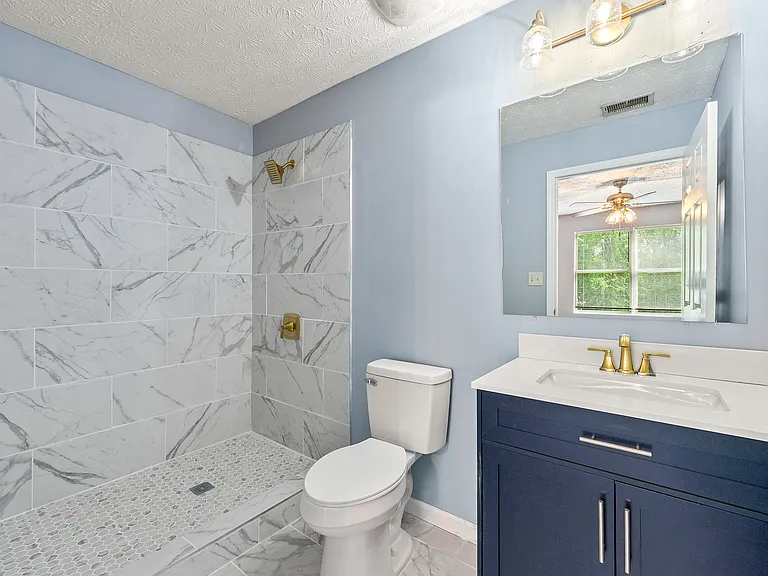 3247 Fairington Dr — Photo 23