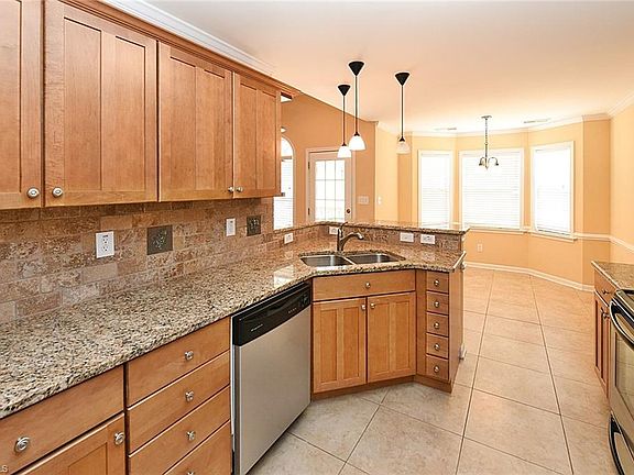 3rd image of 423 Quick Silver Dr