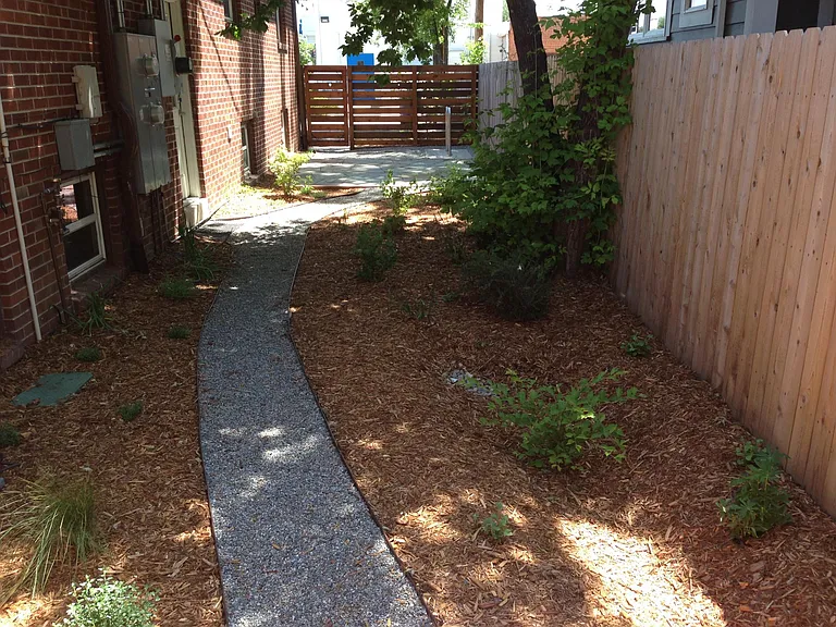 2104 S Corona St — Photo 6