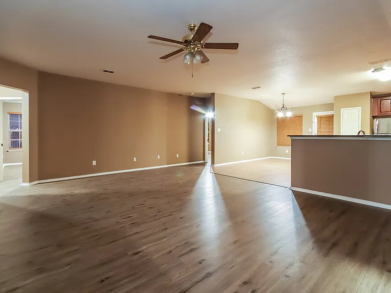 2412 Castle Pines Dr — Photo 9