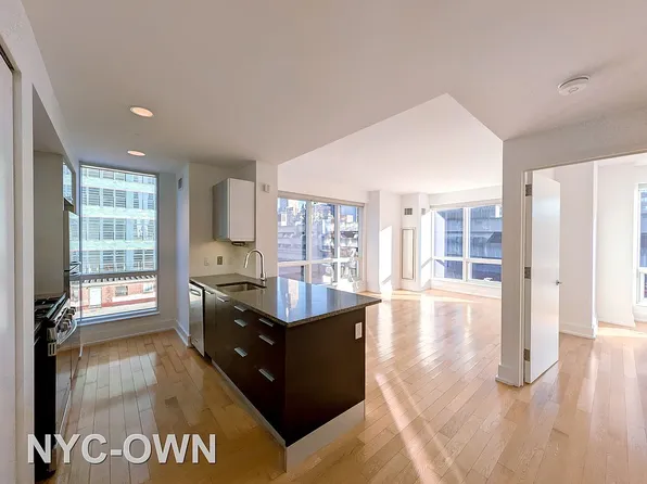 350 W 42nd St APT 9K, New York, NY 10036