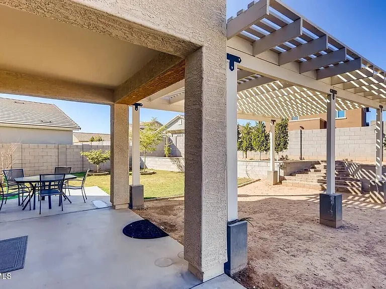 6144 W Freeway Ln — Photo 22