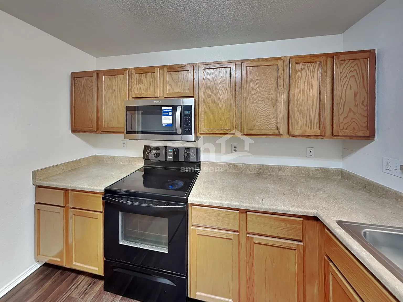 3 bed, 2.5 bath, 1808 sqft, $1,735 — Photo 3