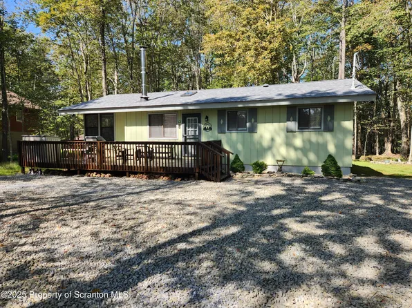 119 Livingston Ln, Gouldsboro, PA 18424