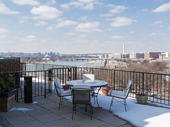 Private rooftop terrace