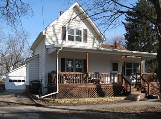 526 S Jefferson St, Lockport, IL 60441